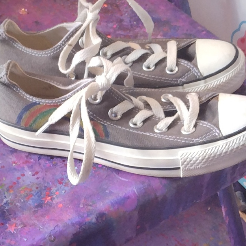 Converse - Picture 2 of 4